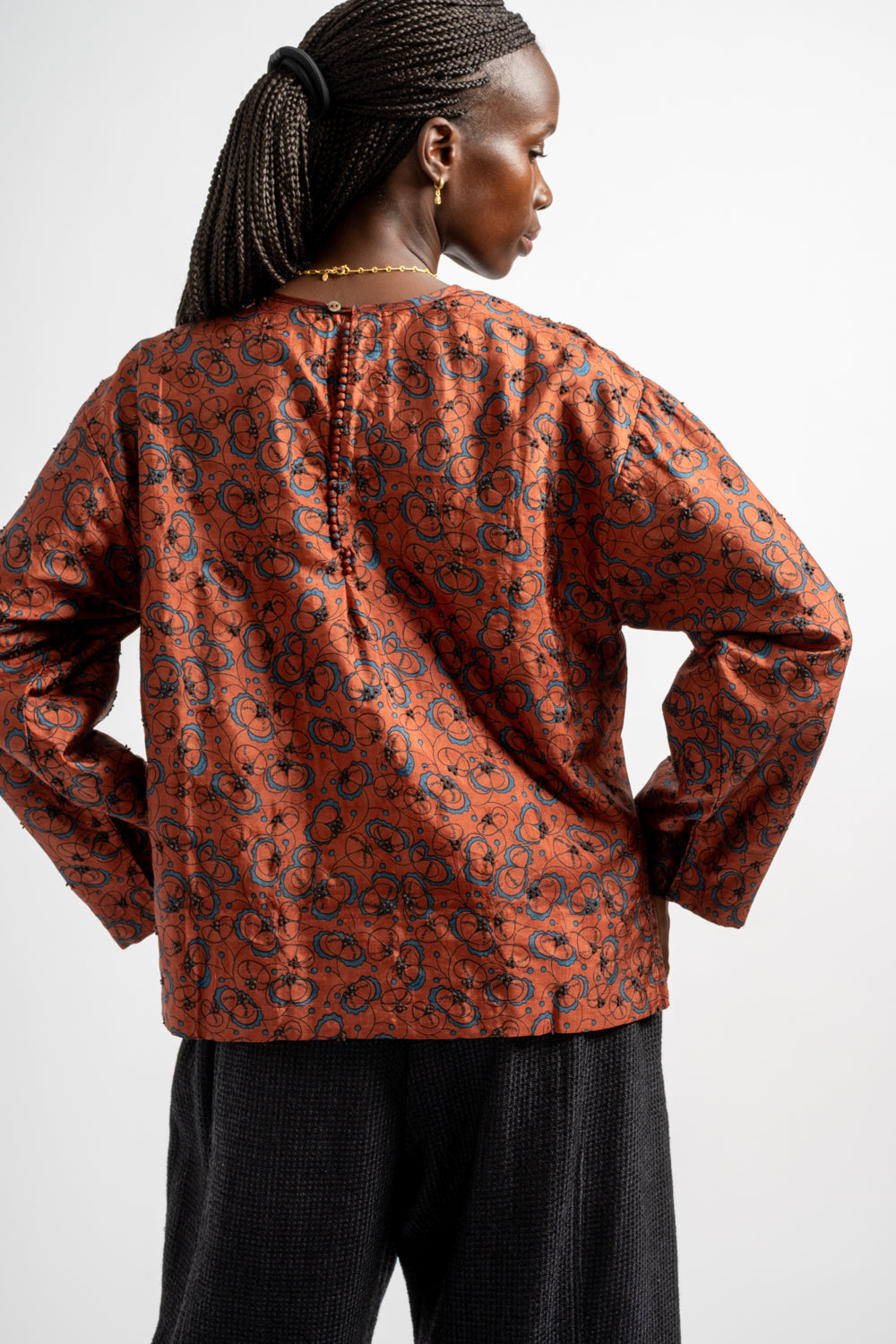 Embroidery Slit Blouse in Brown