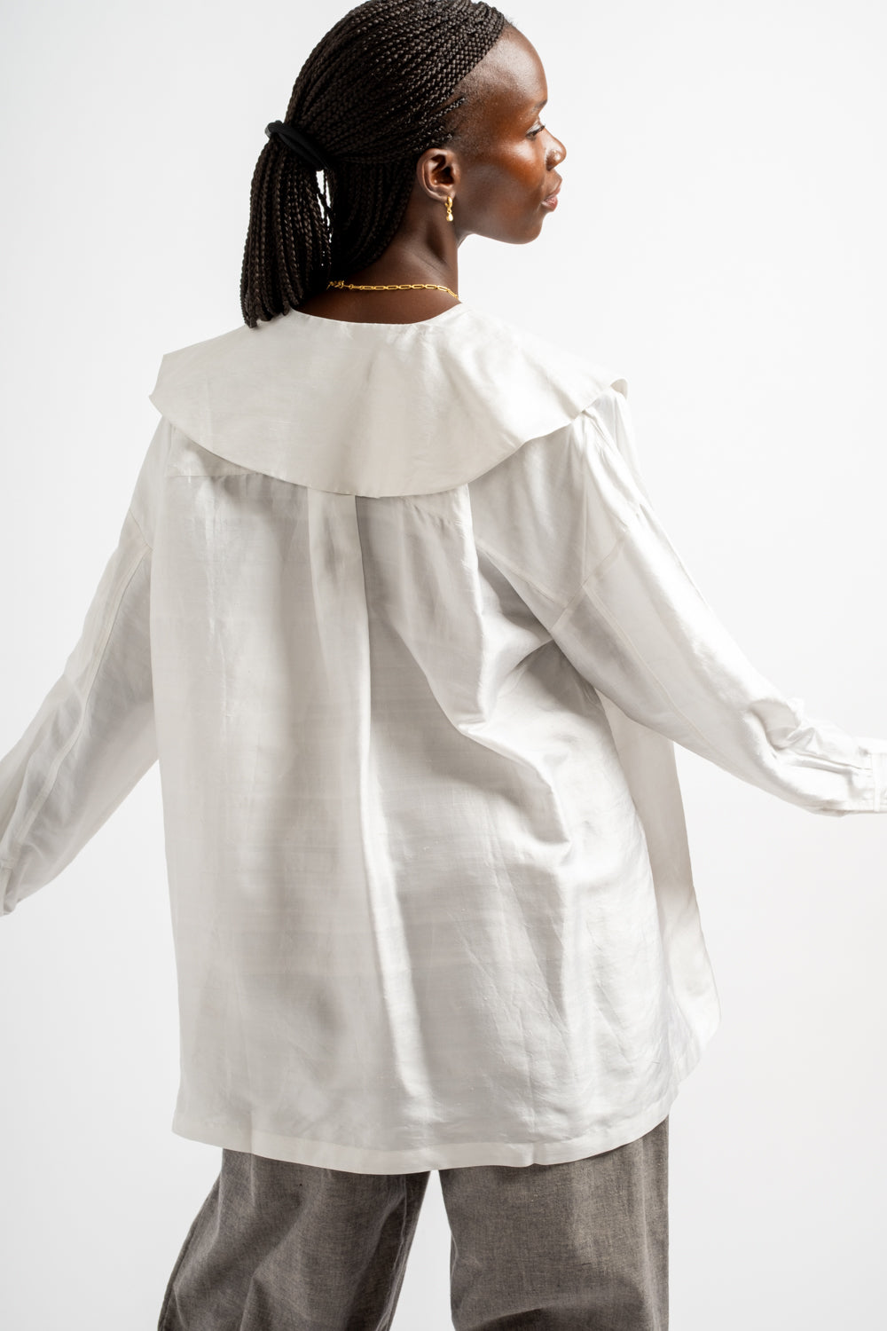 Round Collar Over Blouse in White