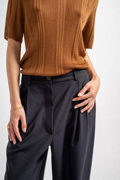 Tailored Masculine Pants in Navy