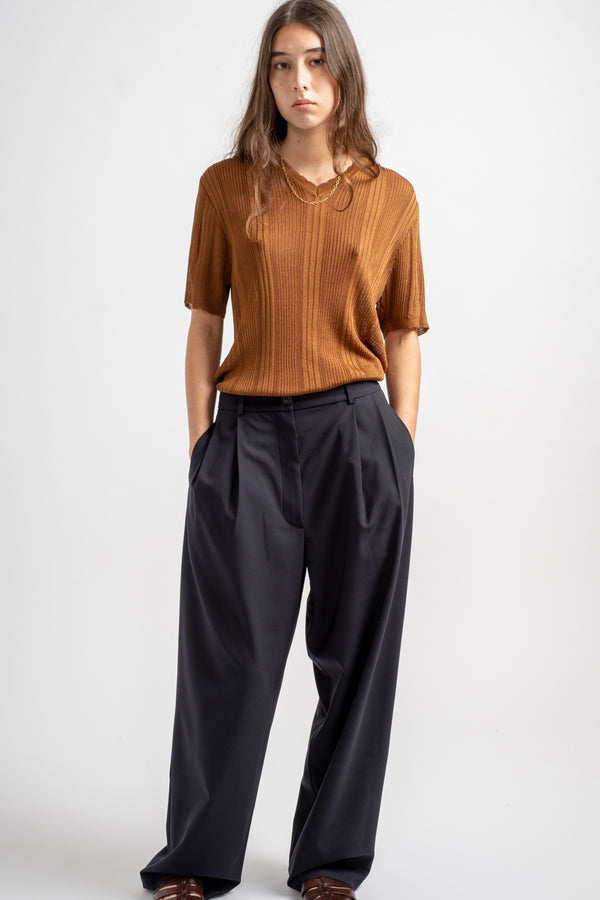 Tailored Masculine Pants in Navy