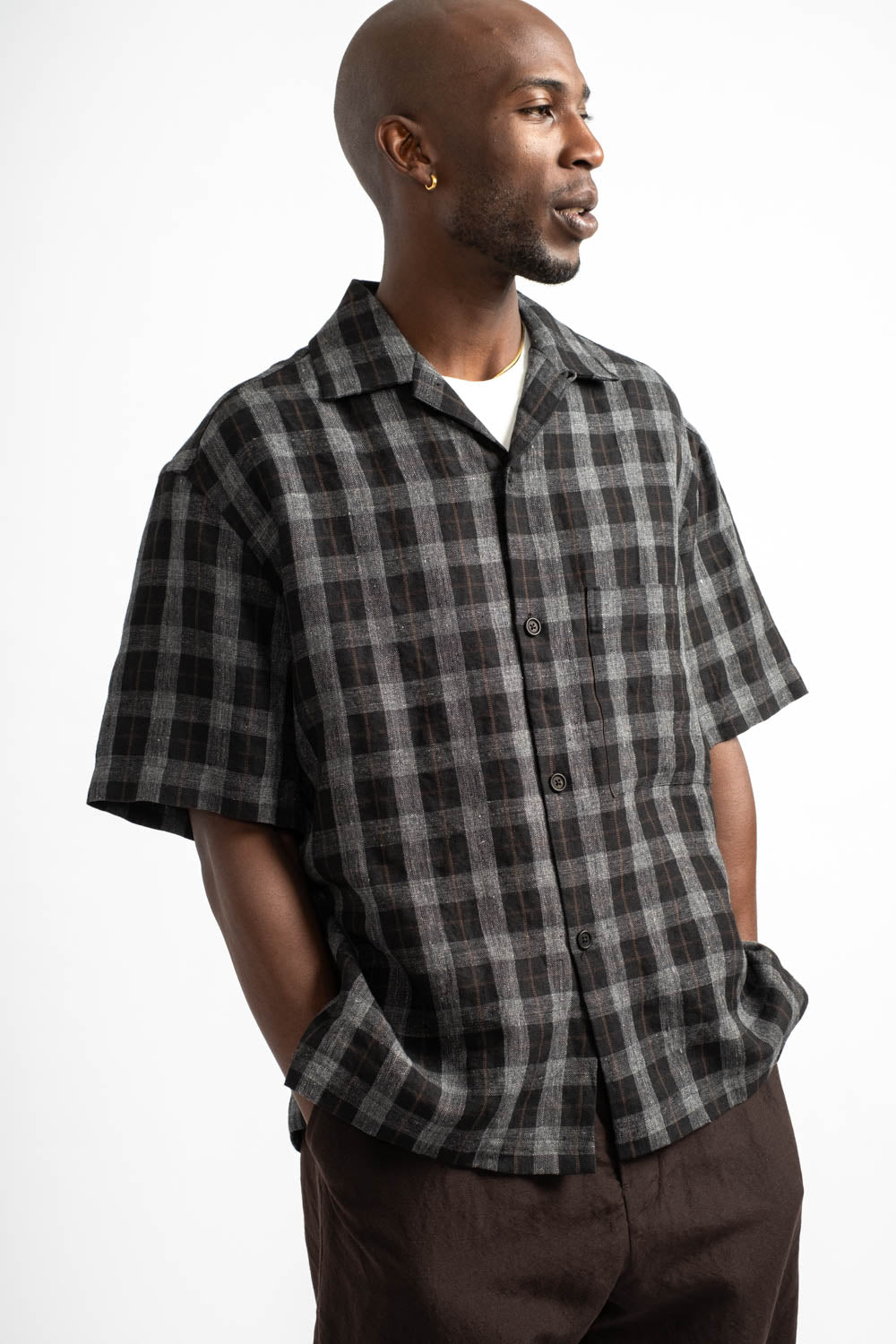 EVAN KINORI | Short Sleeve Shirt Yarn Dye Linen Check in Charcoal