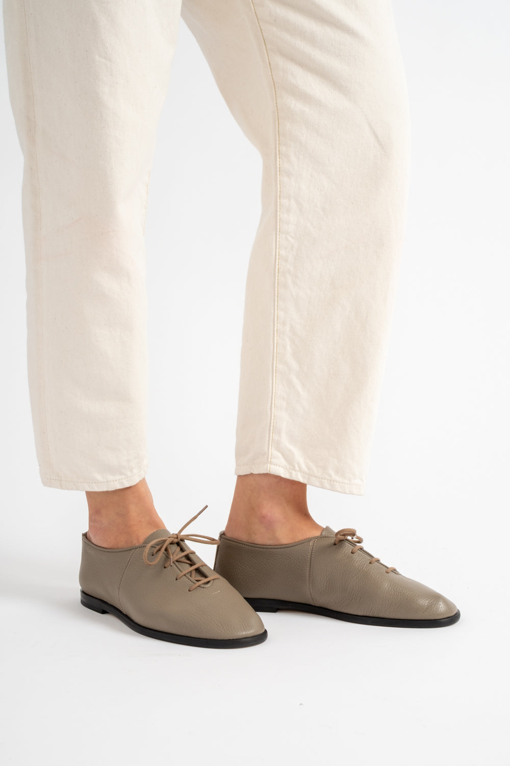 Chill Laces in Taupe