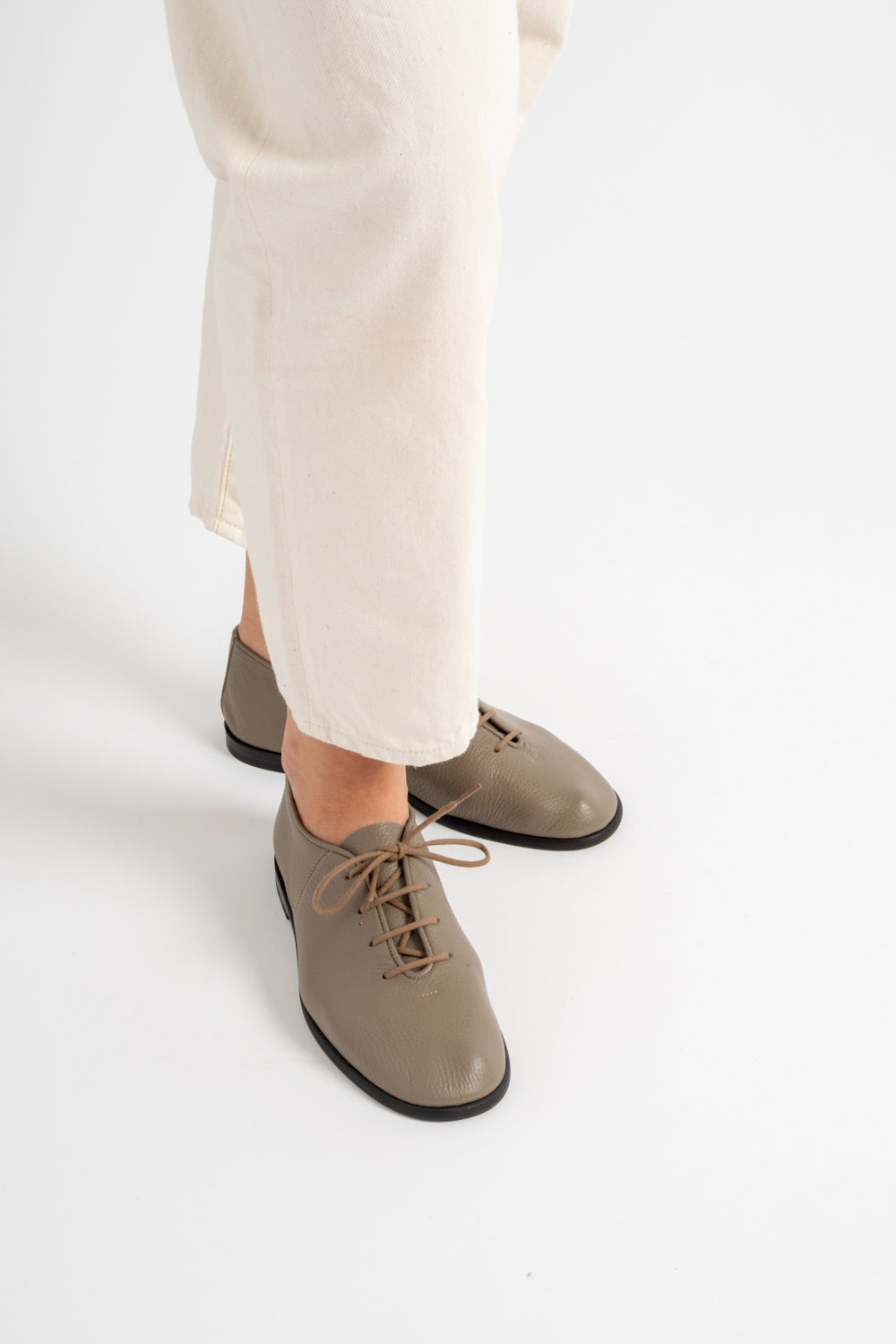 Chill Laces in Taupe