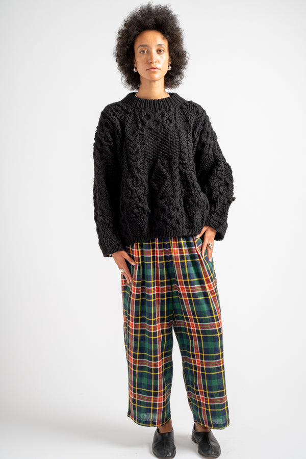 Peru Hand Knit Pullover in Black