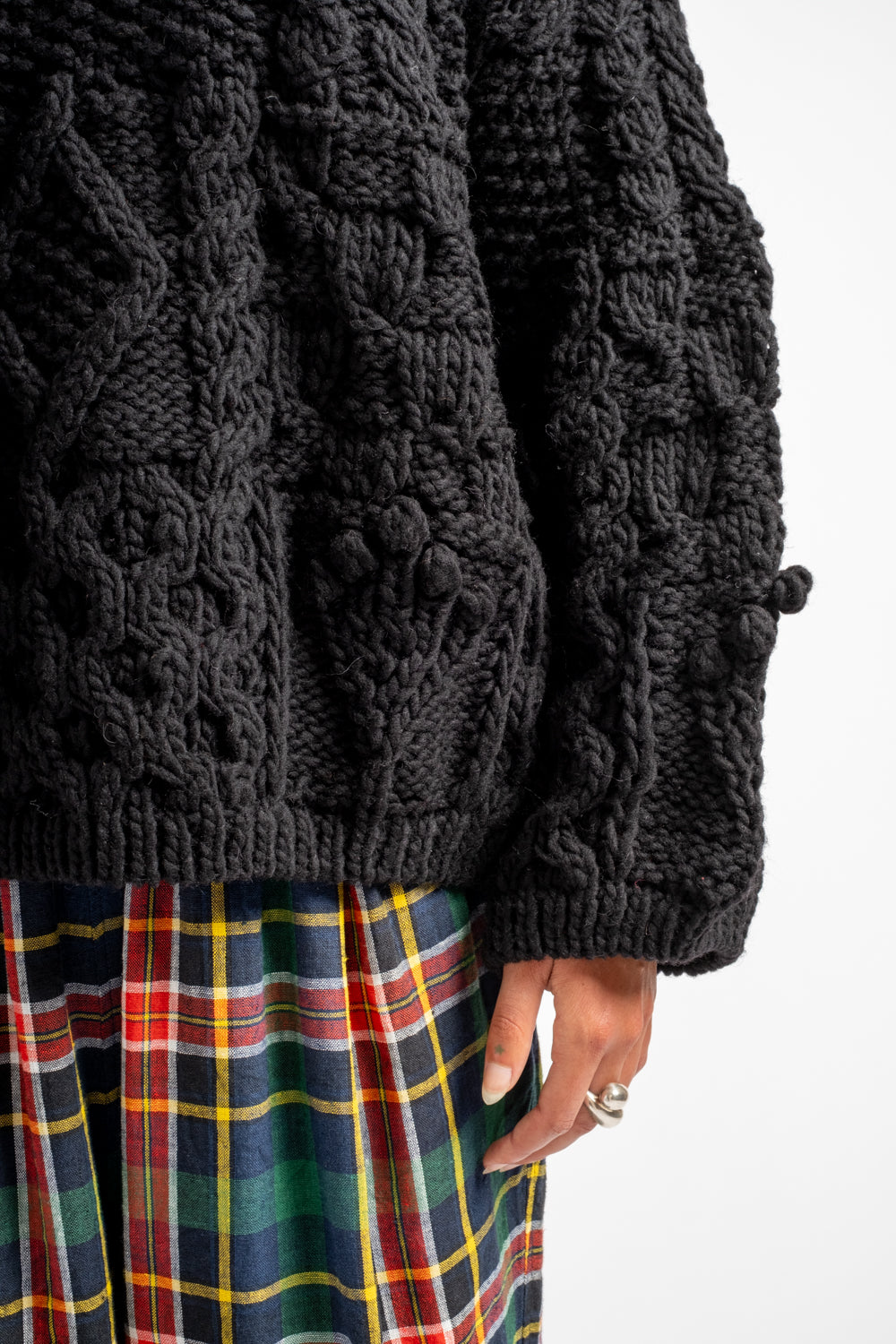 Peru Hand Knit Pullover in Black