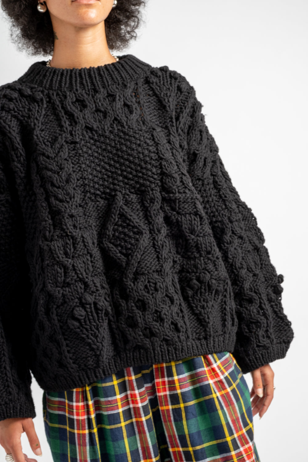 Peru Hand Knit Pullover in Black