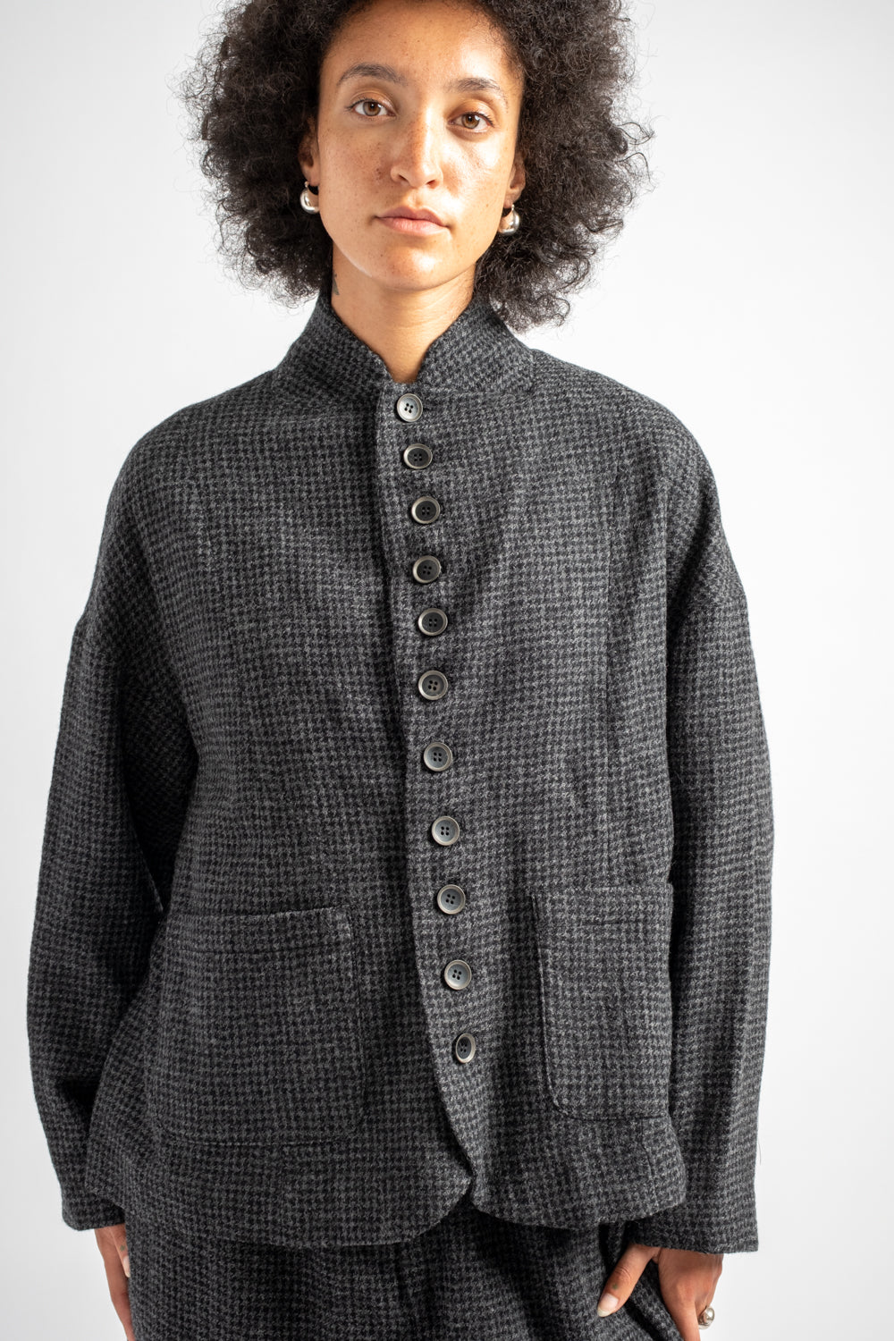 Wool Gauze Houndstooth Jacket in Charcoal