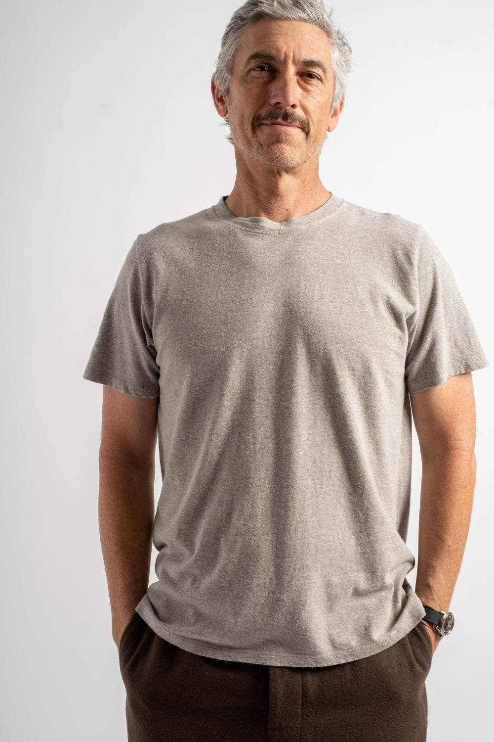 Heathered Jung Tee in Athletic Grey