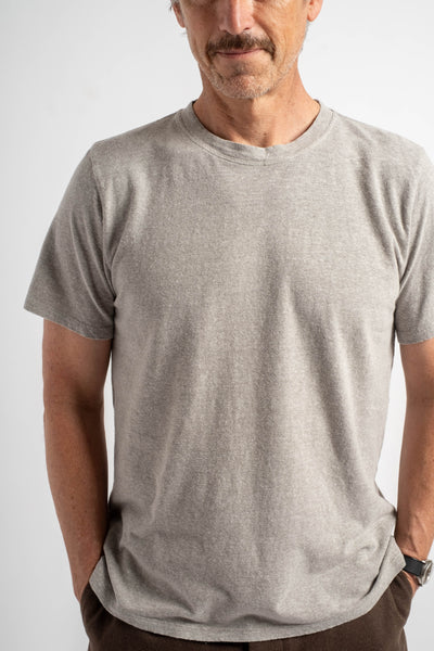 Heathered Jung Tee in Athletic Grey