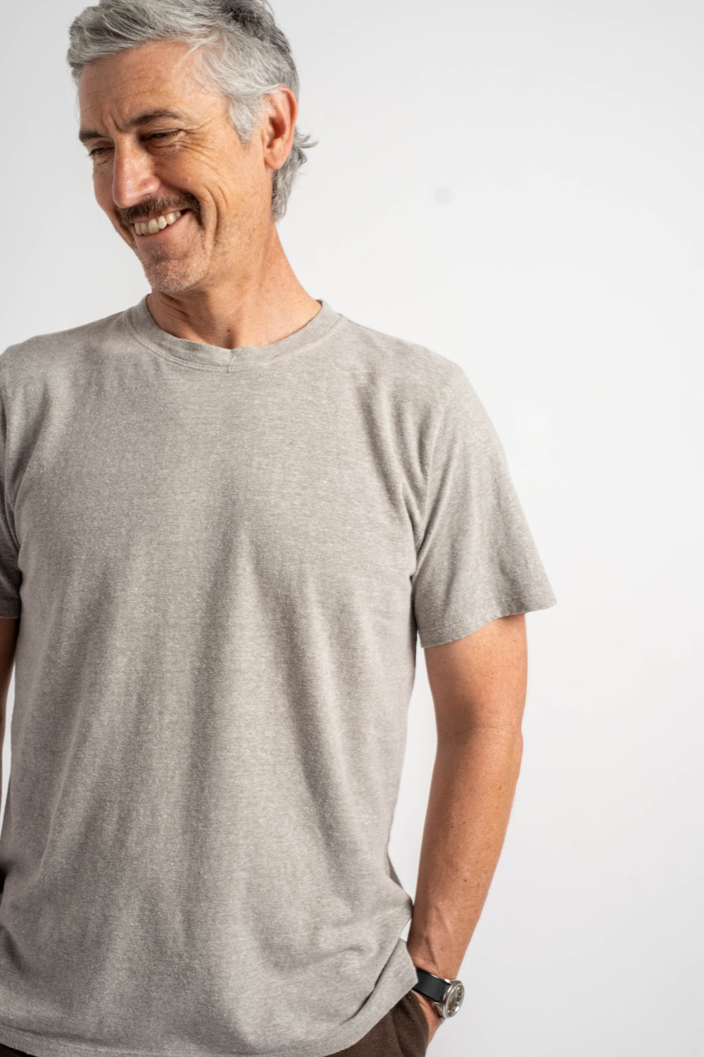 Heathered Jung Tee in Athletic Grey