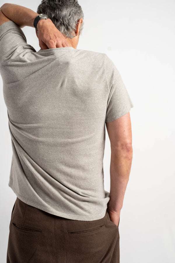 Heathered Jung Tee in Athletic Grey