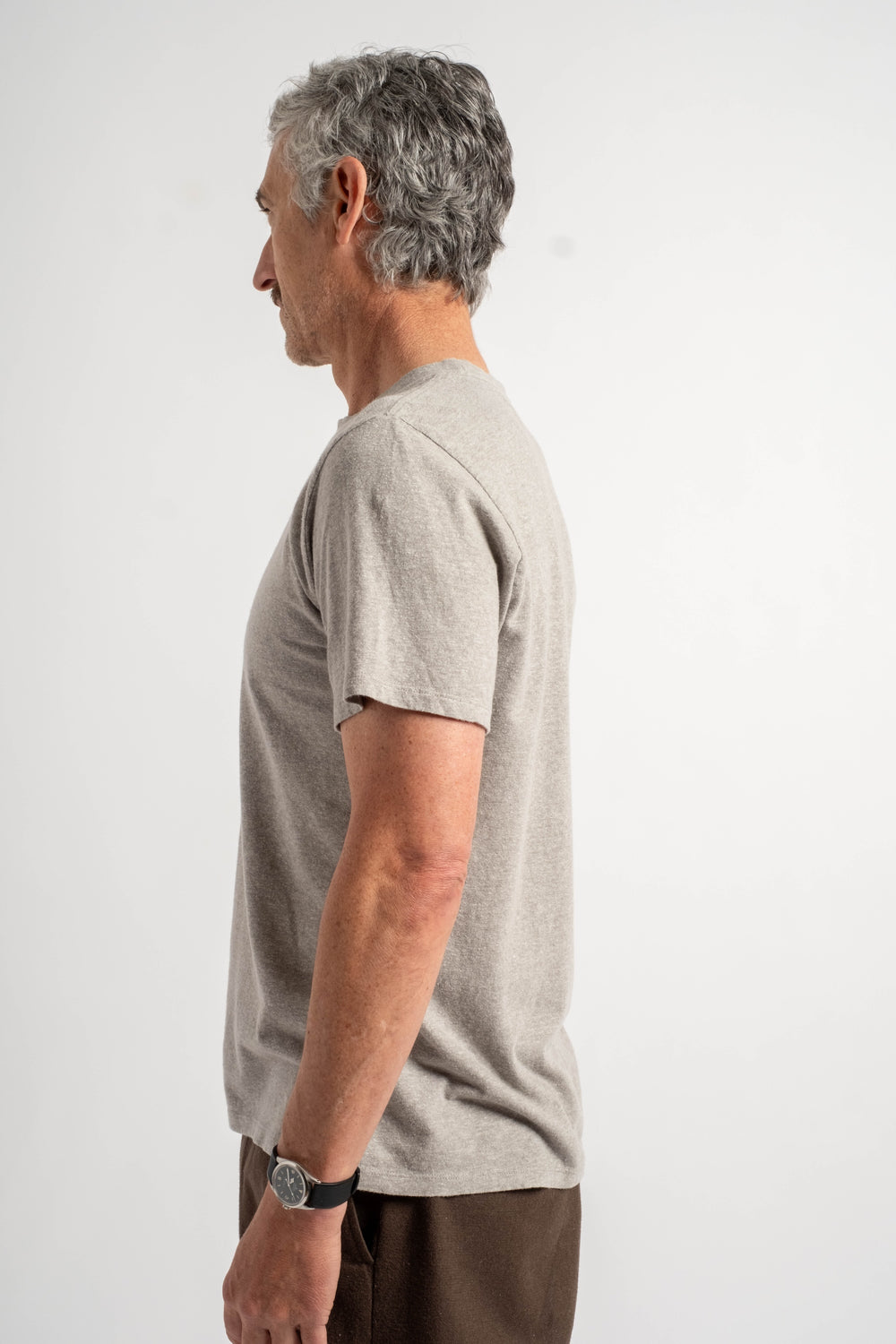 Heathered Jung Tee in Athletic Grey