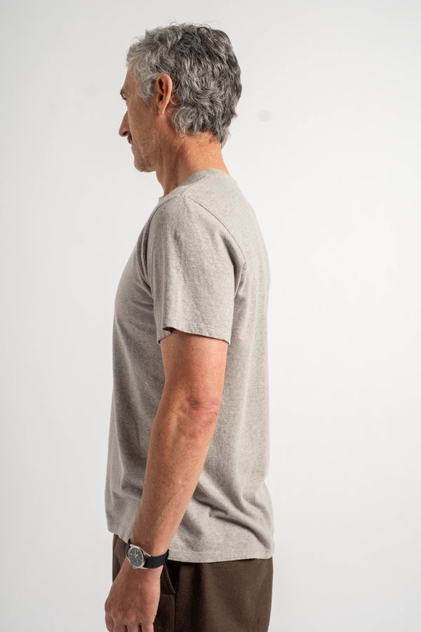 Heathered Jung Tee in Athletic Grey