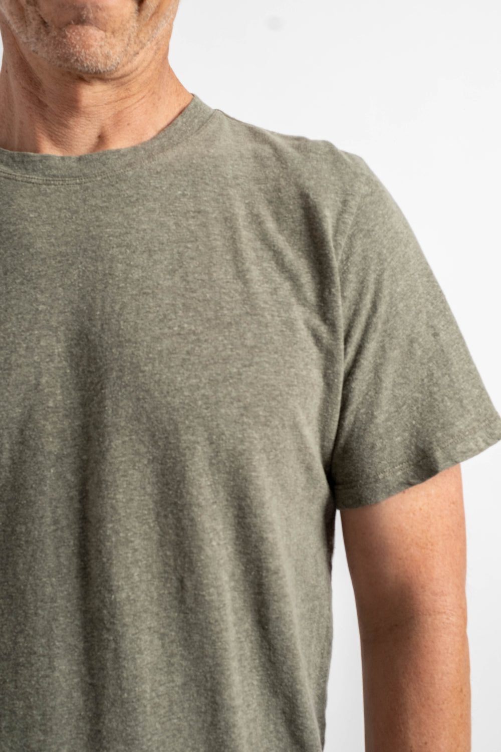 Heathered Jung Tee in Olive Green