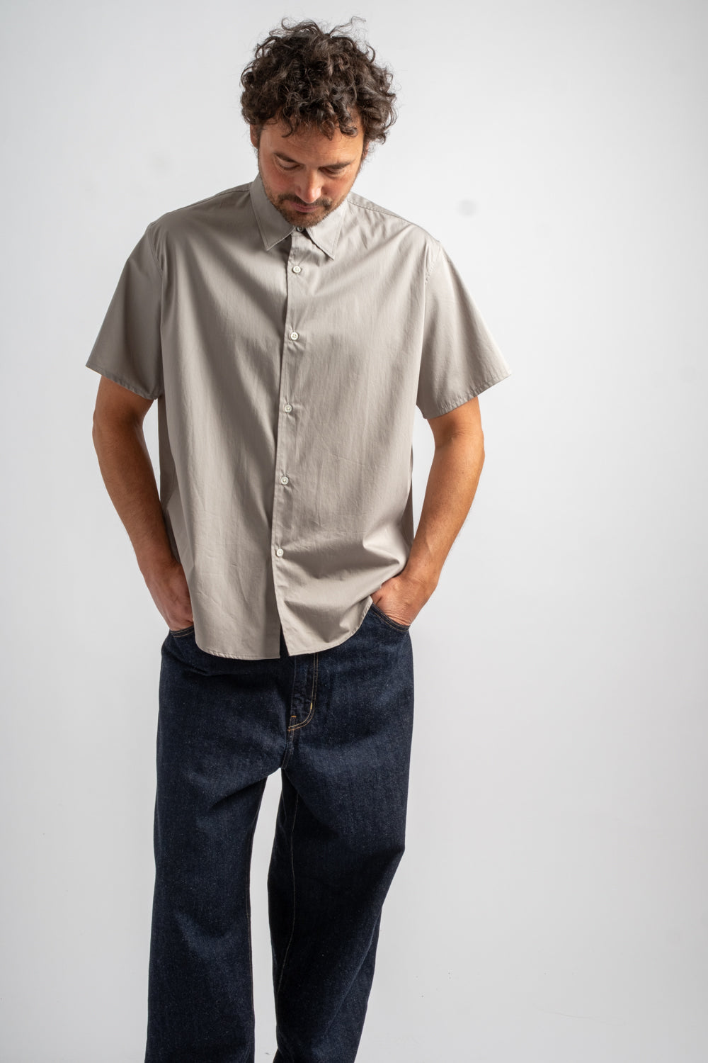 Lynn Poplin S/S Shirt in True Grey