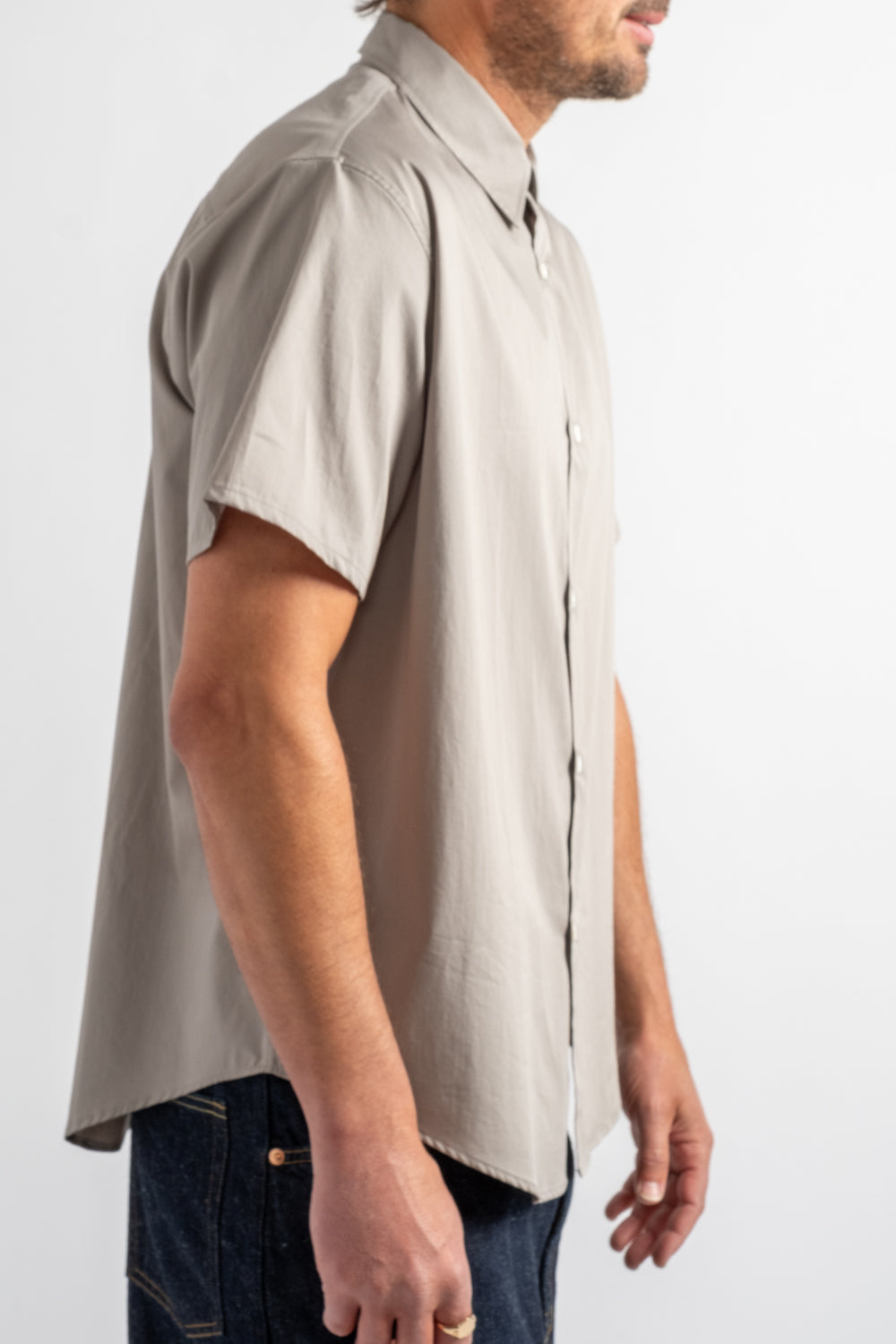 Lynn Poplin S/S Shirt in True Grey