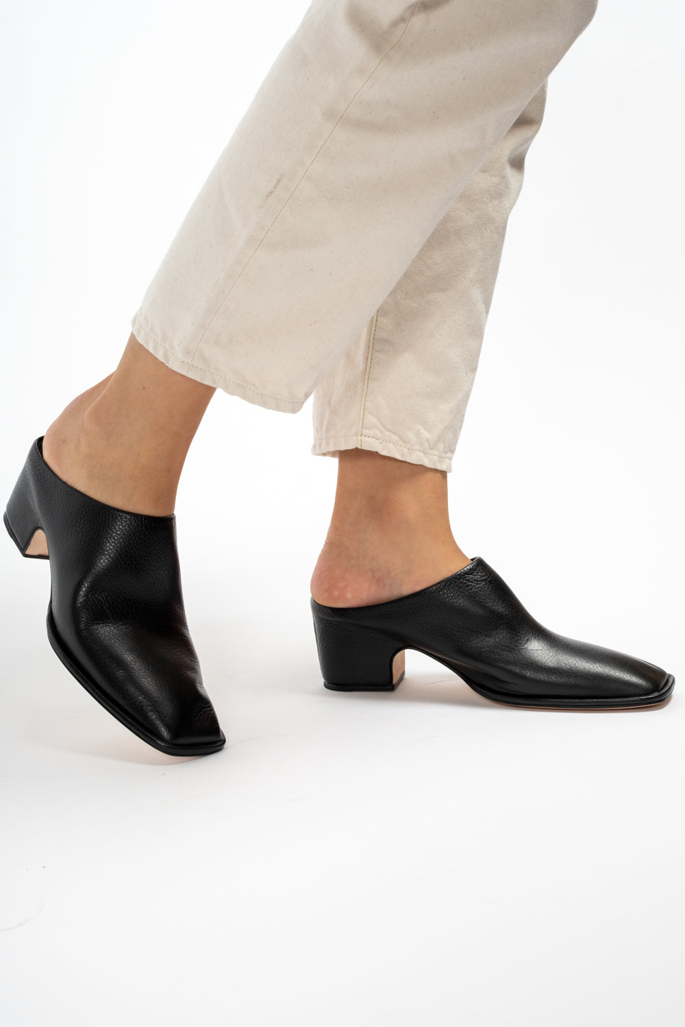 Square Arch Mule in Black