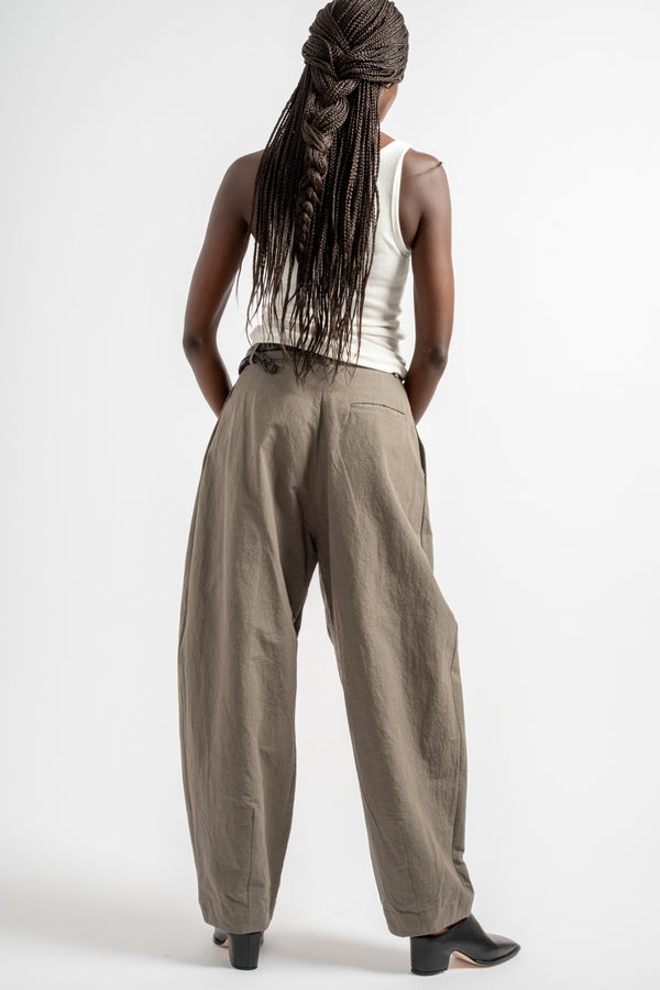Taper Trouser in Taupe