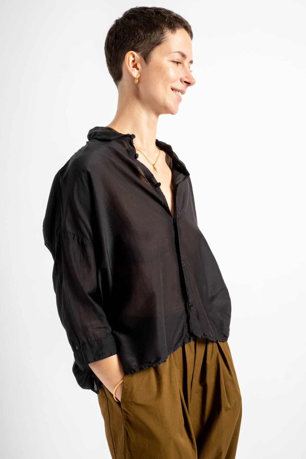 Cropped Boxy Shirt in Black