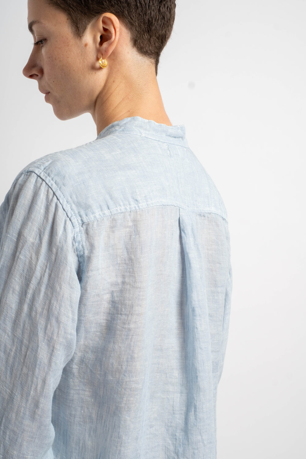 Ivey Banded Chambray Shirt in Wash