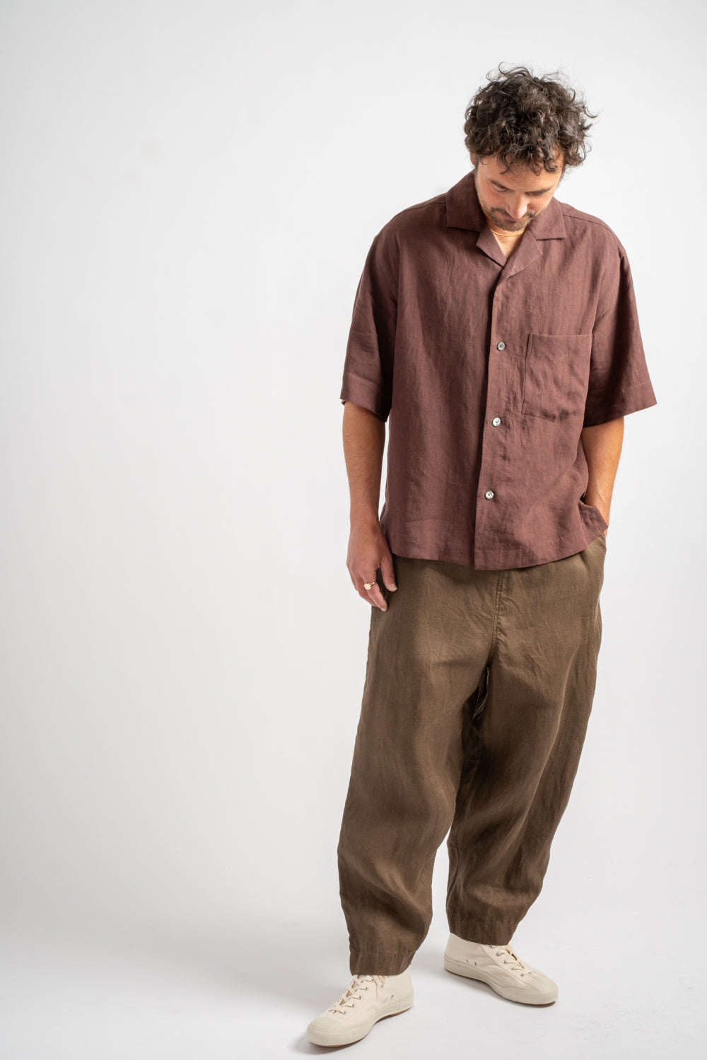 Revere Collar Shirt in Soft Linen Poplin Mahogany