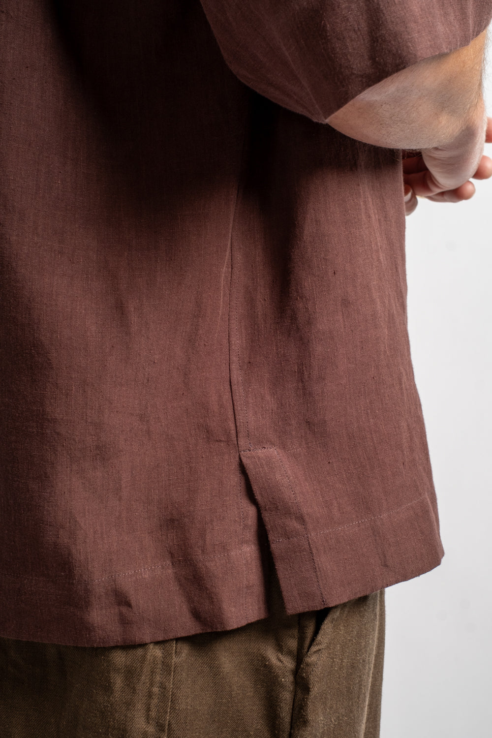 Revere Collar Shirt in Soft Linen Poplin Mahogany