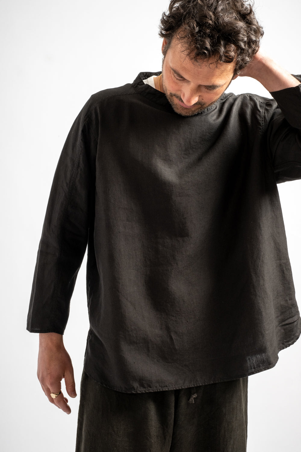 Hemp Longsleeve Pullover in Black