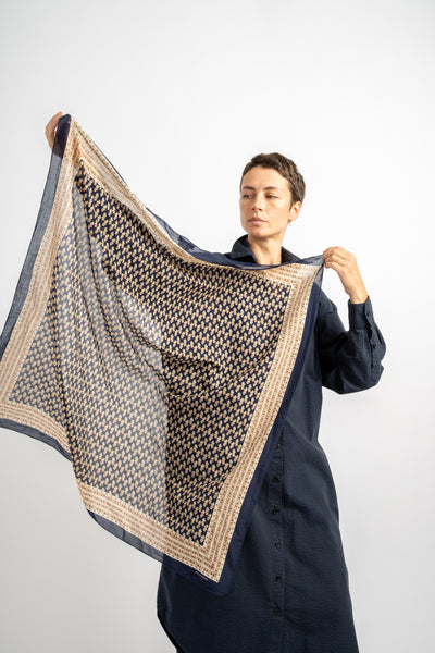 Scarf Phedre No. 845 in Magic Blue