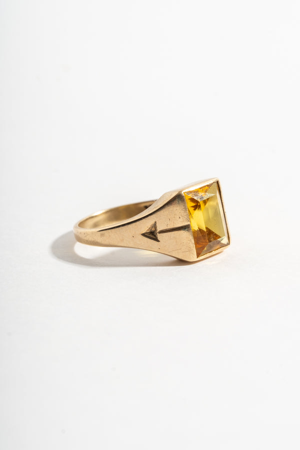 10K Retro Yellow Sapphire Ring w/ Arrows