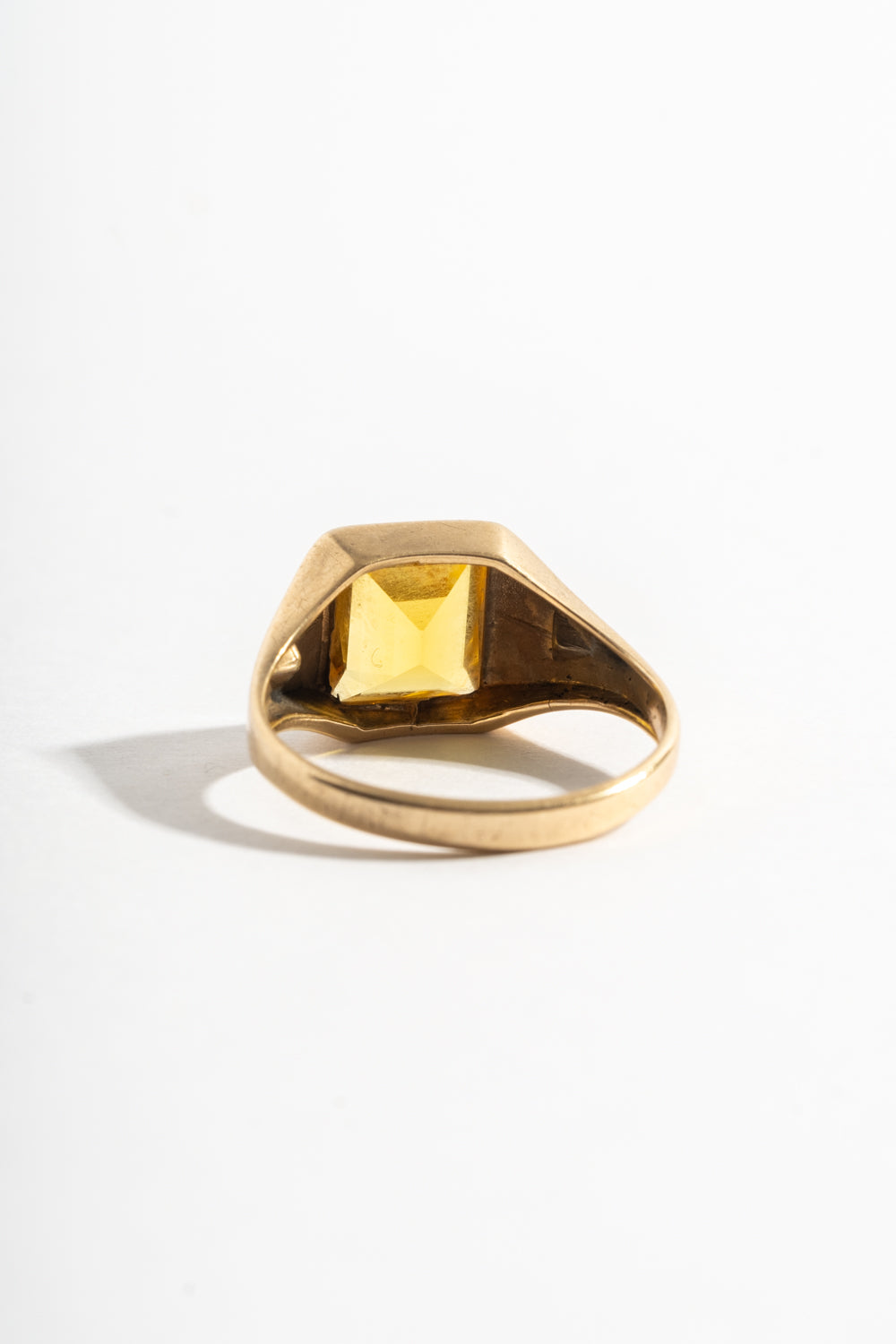 10K Retro Yellow Sapphire Ring w/ Arrows