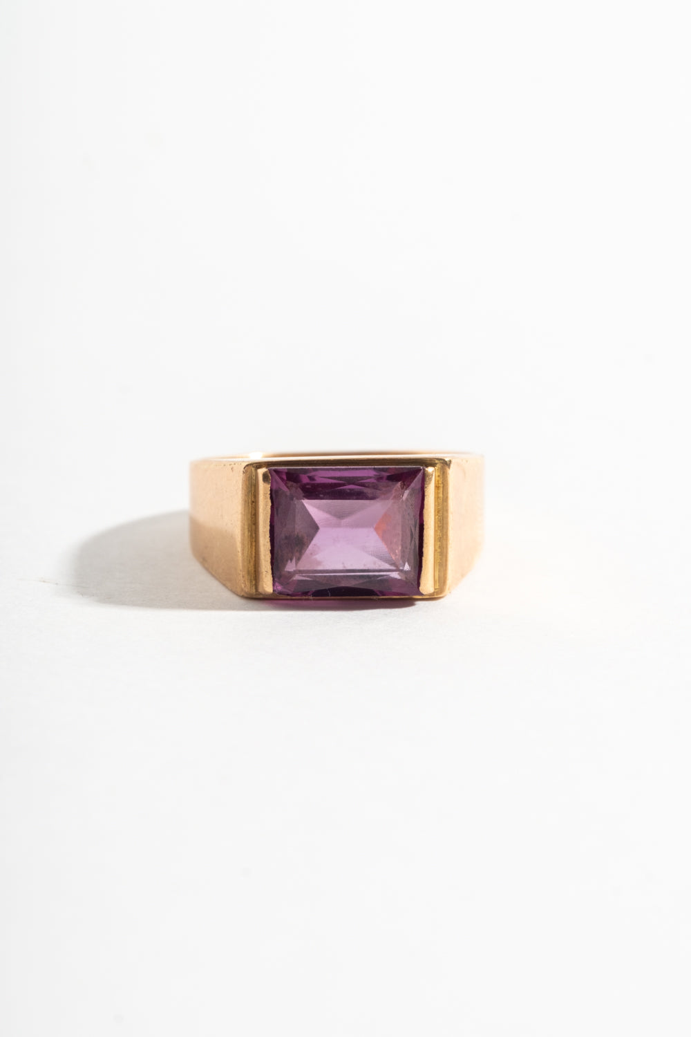 10K Rectangular Amethyst Ring