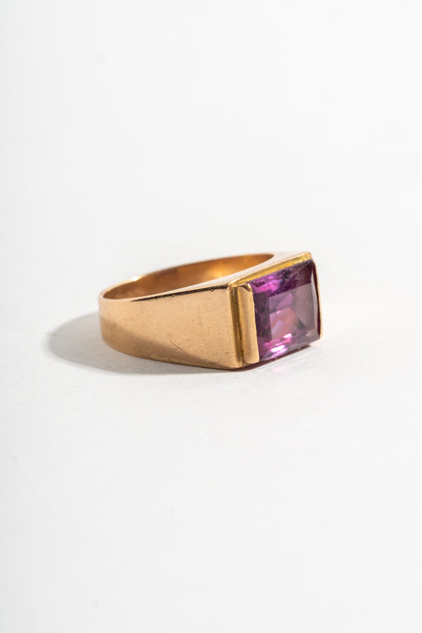 10K Rectangular Amethyst Ring