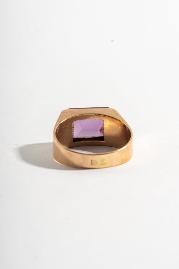 10K Rectangular Amethyst Ring