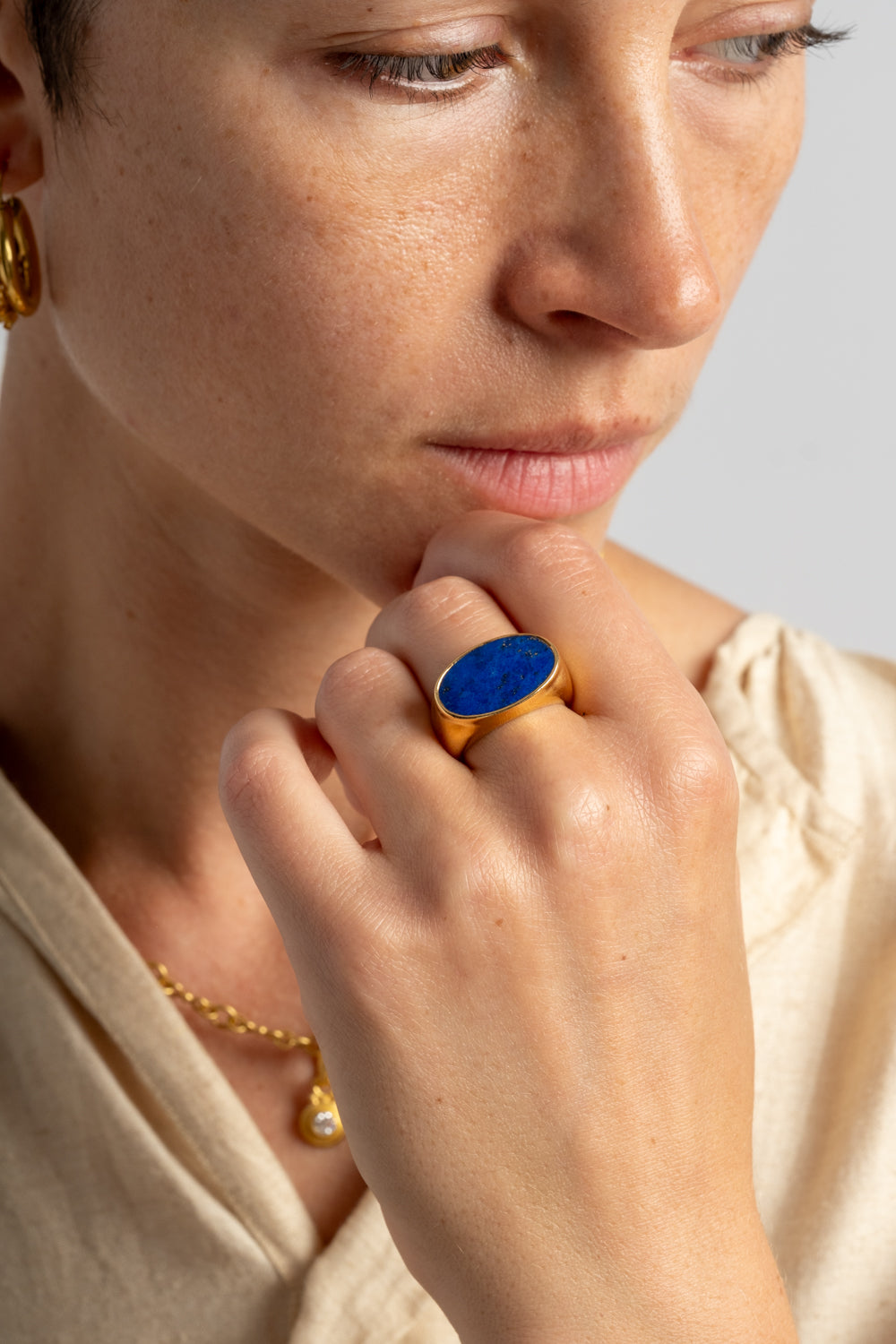 18K Flat Lapis Oval Ring Circa 1970