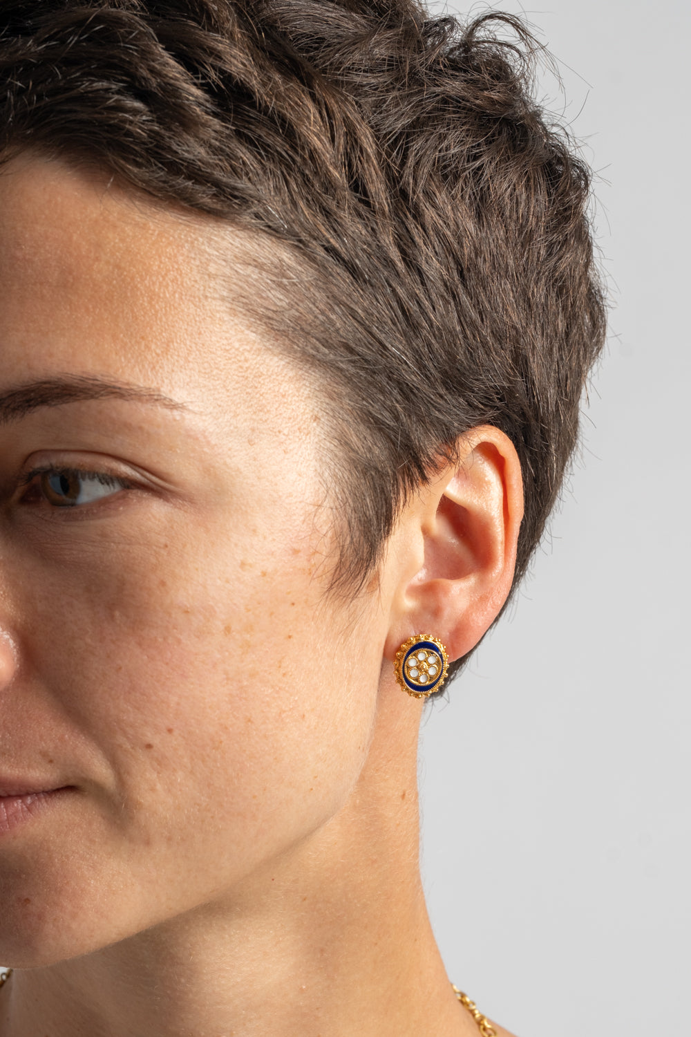 20K Enamel Filagree Stud Earrings