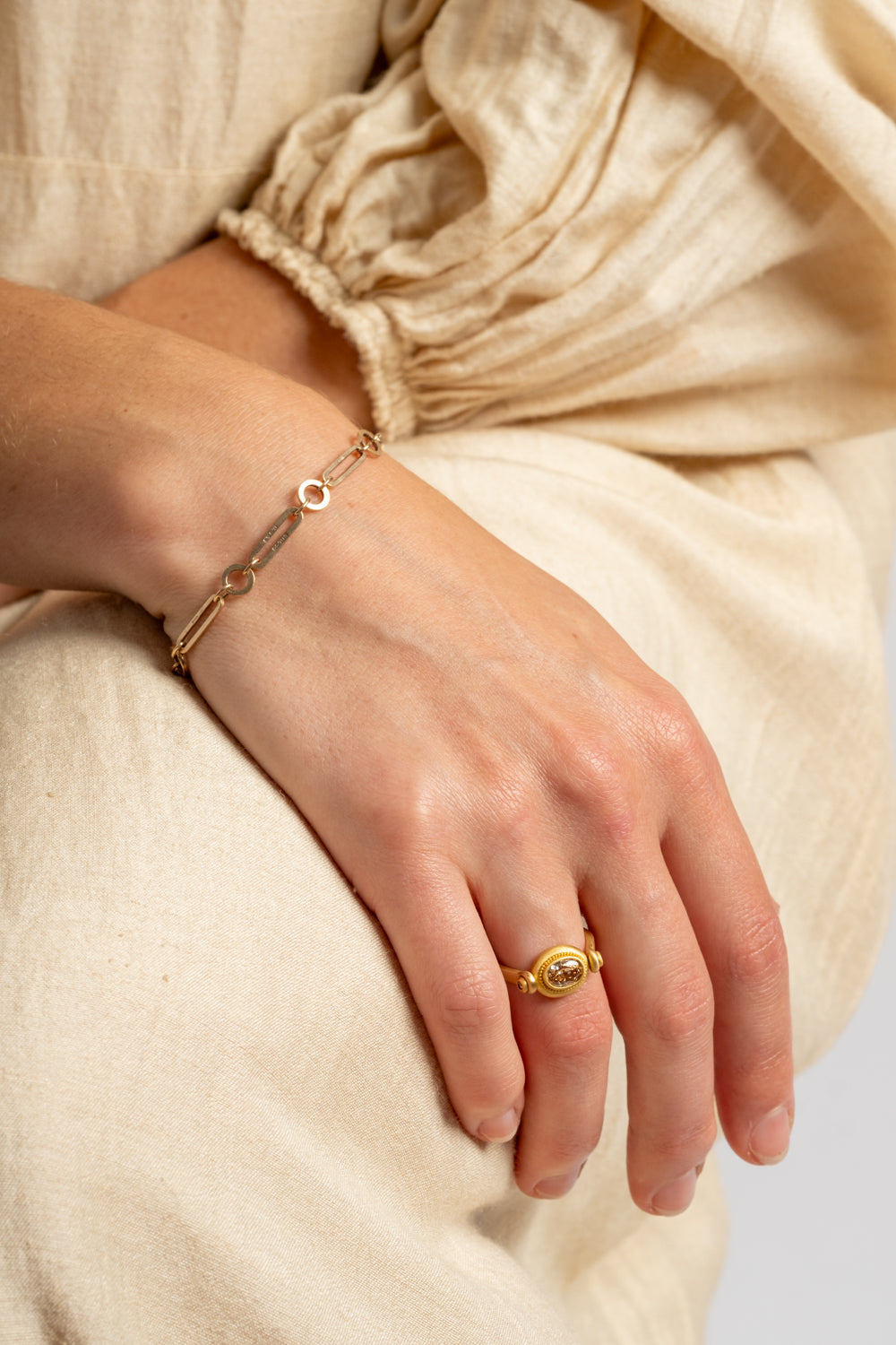 9K Simple Circle and Oval Link Chain Bracelet