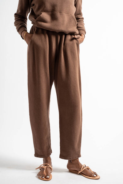 Damaged — The Sweatpant in New Brown - S