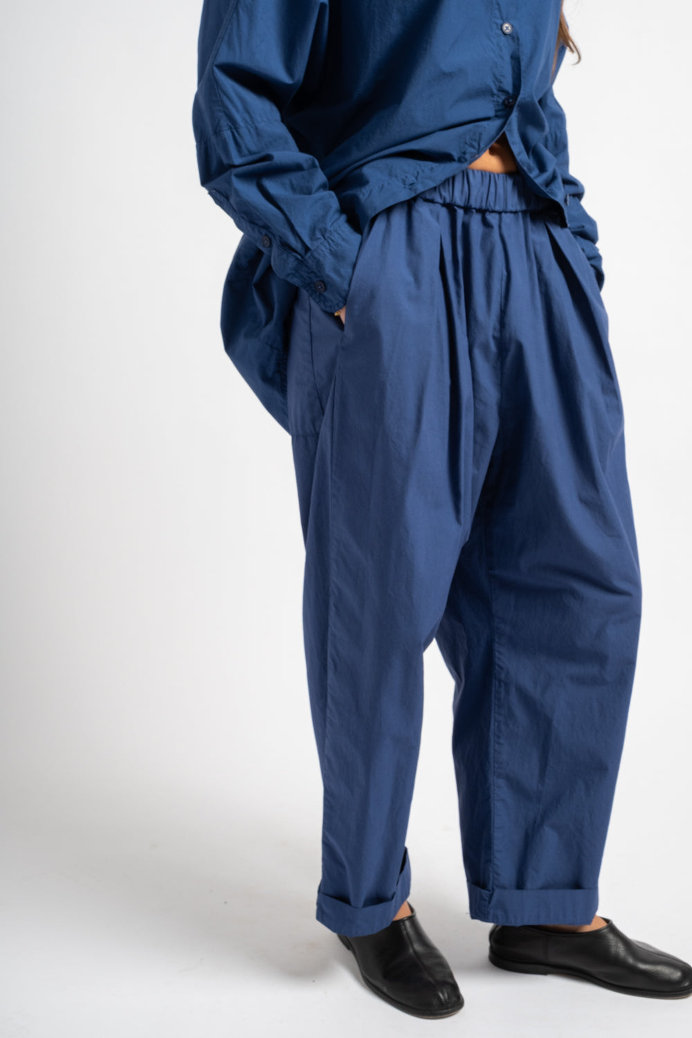The Elastic Pant in Blue Micro Twill
