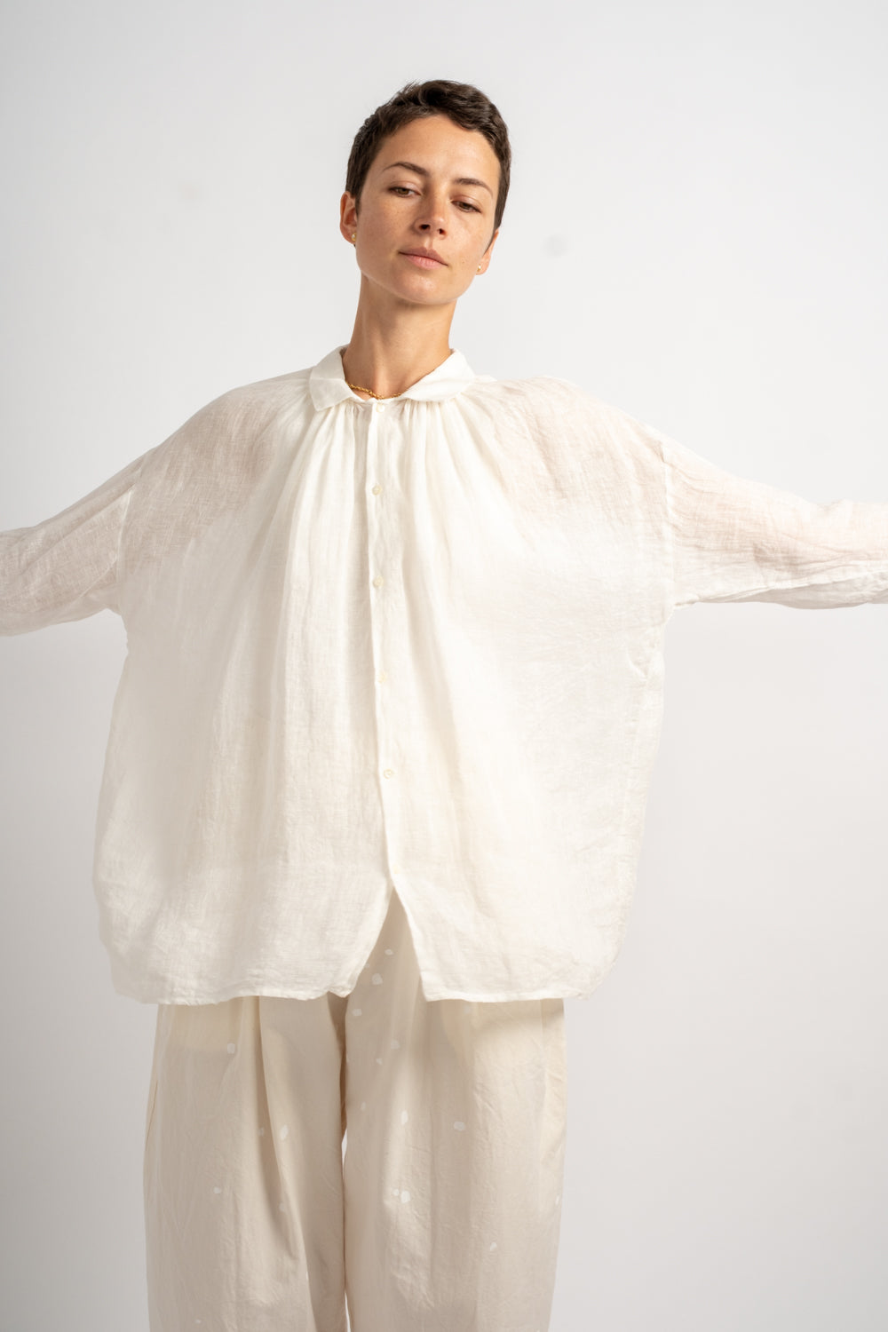 Linen Gathered Blouse in White