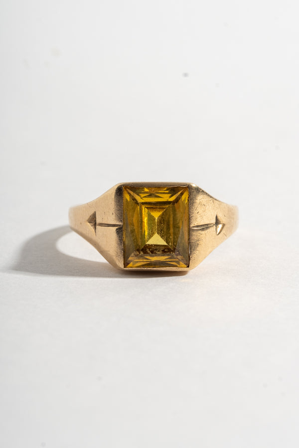 10K Retro Yellow Sapphire Ring w/ Arrows