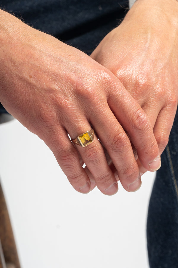 10K Retro Yellow Sapphire Ring w/ Arrows