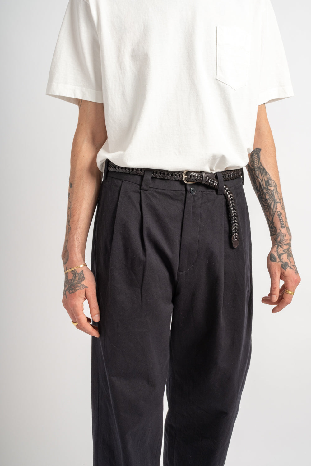 Two Tuck Straight Chino Trouser in Navy