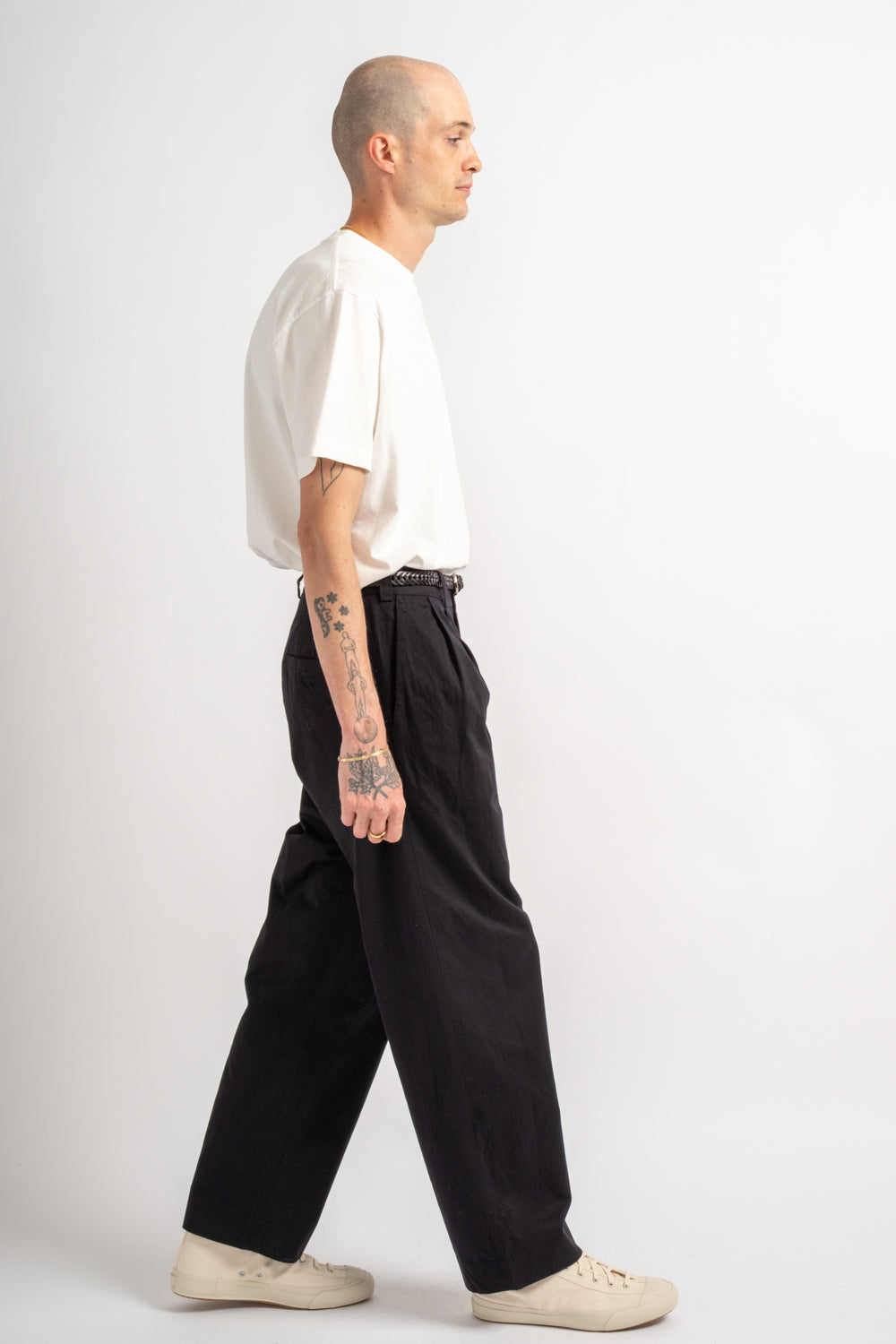 Two Tuck Straight Chino Trouser in Navy