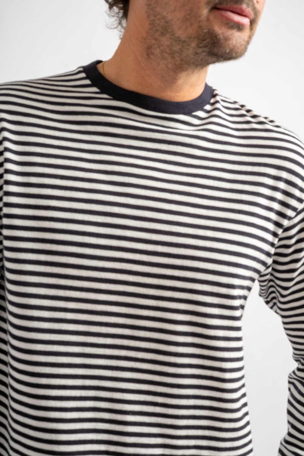 U Slub Yarn Longsleeve in White + Navy
