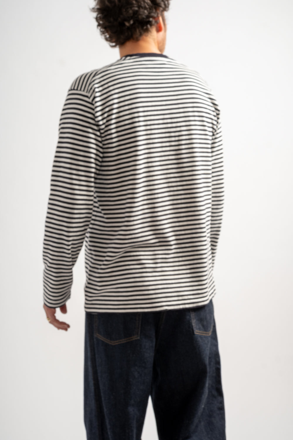 U Slub Yarn Longsleeve in White + Navy