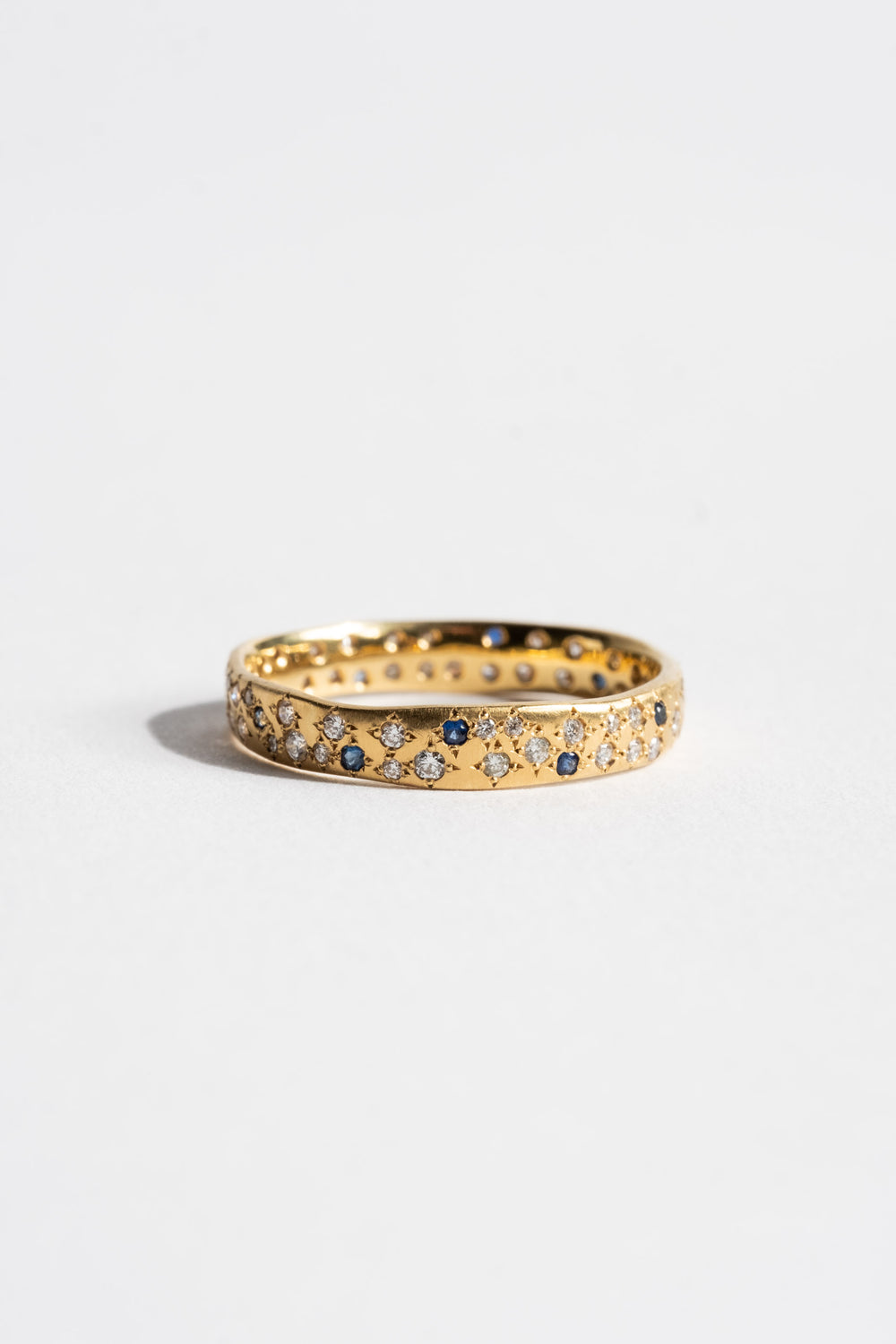 Wavy Pave Band