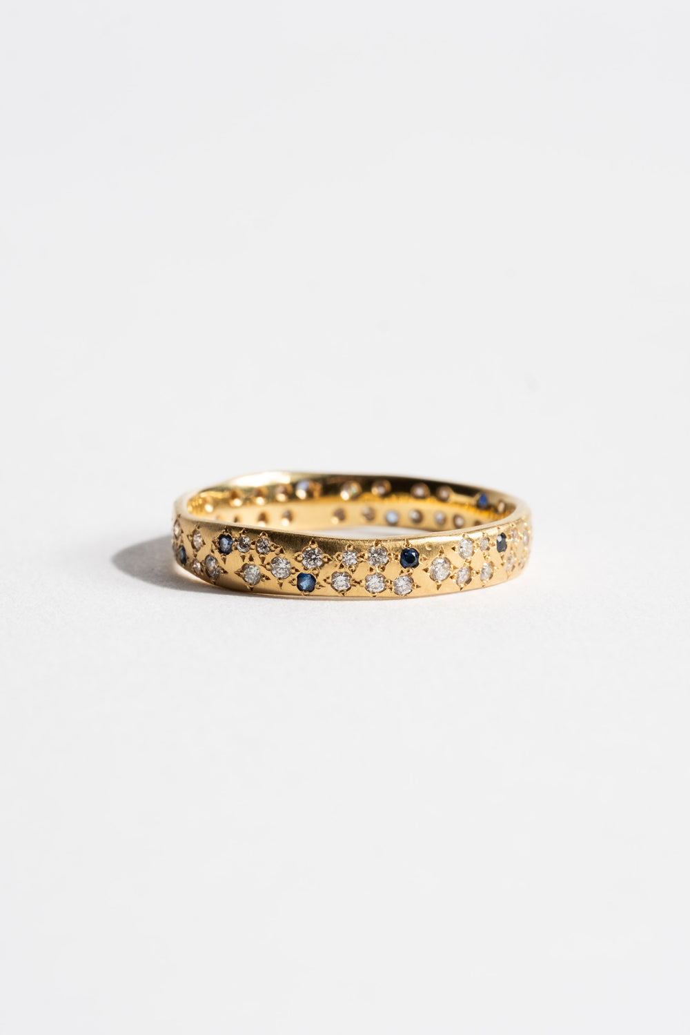 Wavy Pave Band