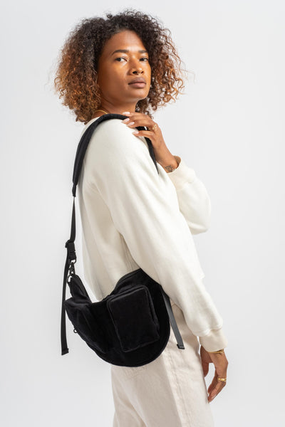 Corduroy Bodybag in Black