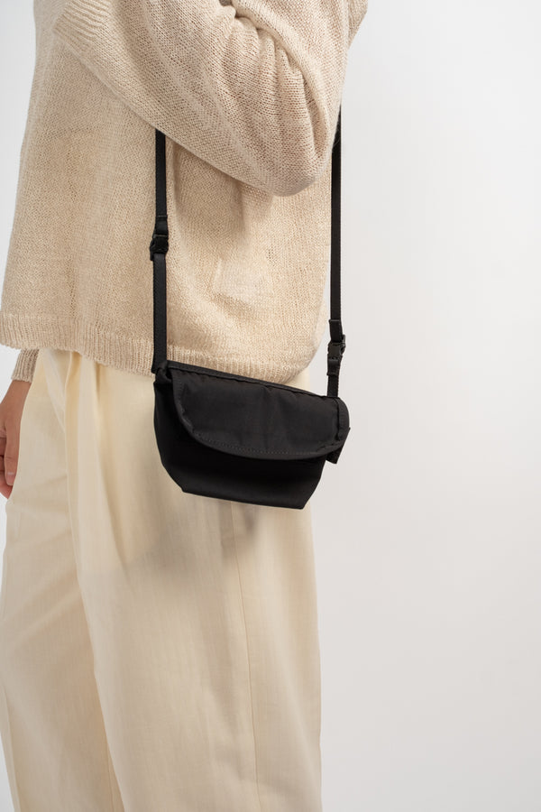 Gabardine Portable Messenger in Black