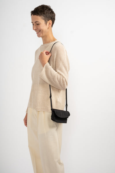 Gabardine Portable Messenger in Black